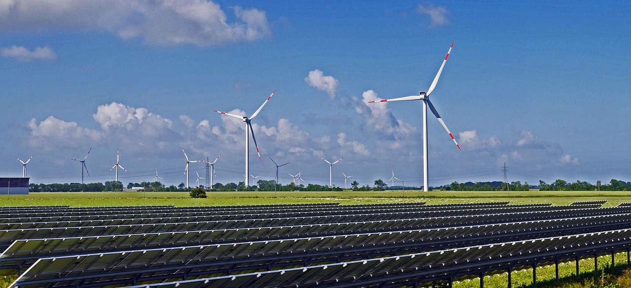 Plan Nacional Integrado de Energía y Clima (PNIEC) Plan Nacional Integrado de Energía y Clima (PNIEC)